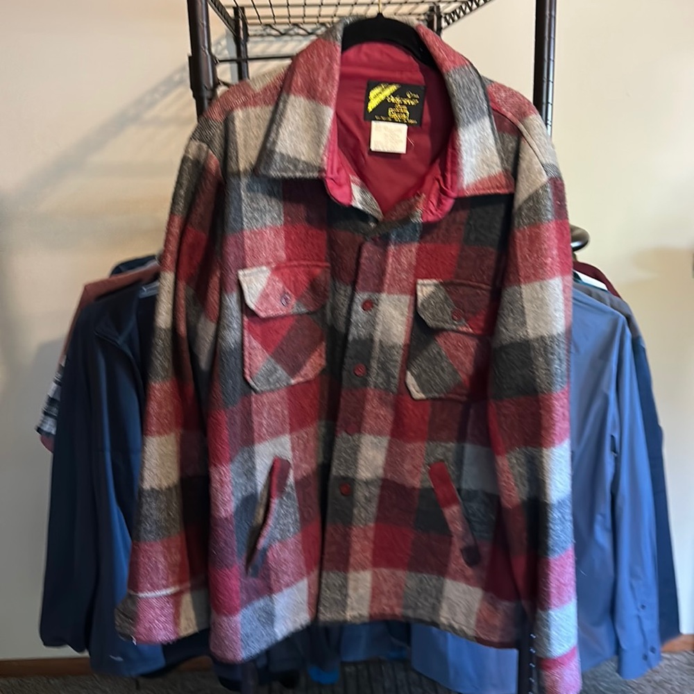 Vintage sears outerwear. In very good condition. No damage.